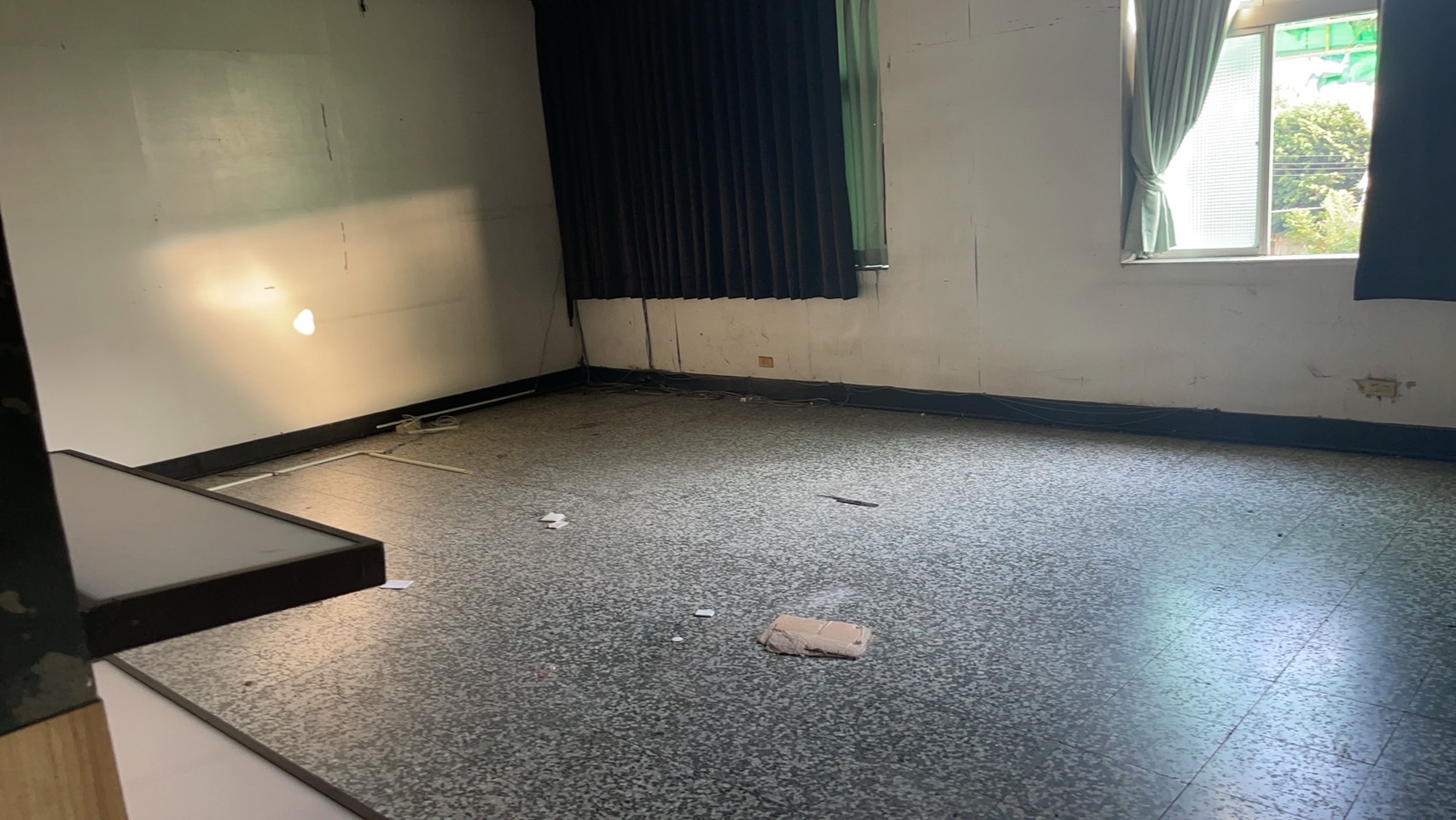 20211202辦公室搬遷-傢俱清運